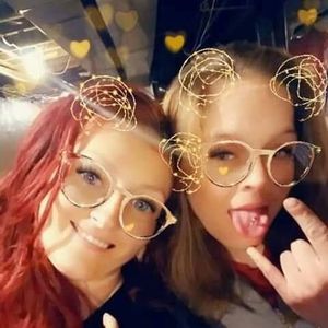 Meet your Posher, Tee